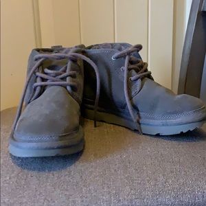 Ugg : Gray Ankle boots. Size : 2 (little kid)